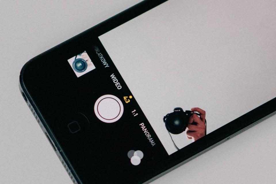 Ứng dụng camera trên iPhone - camera bị mờ, rung