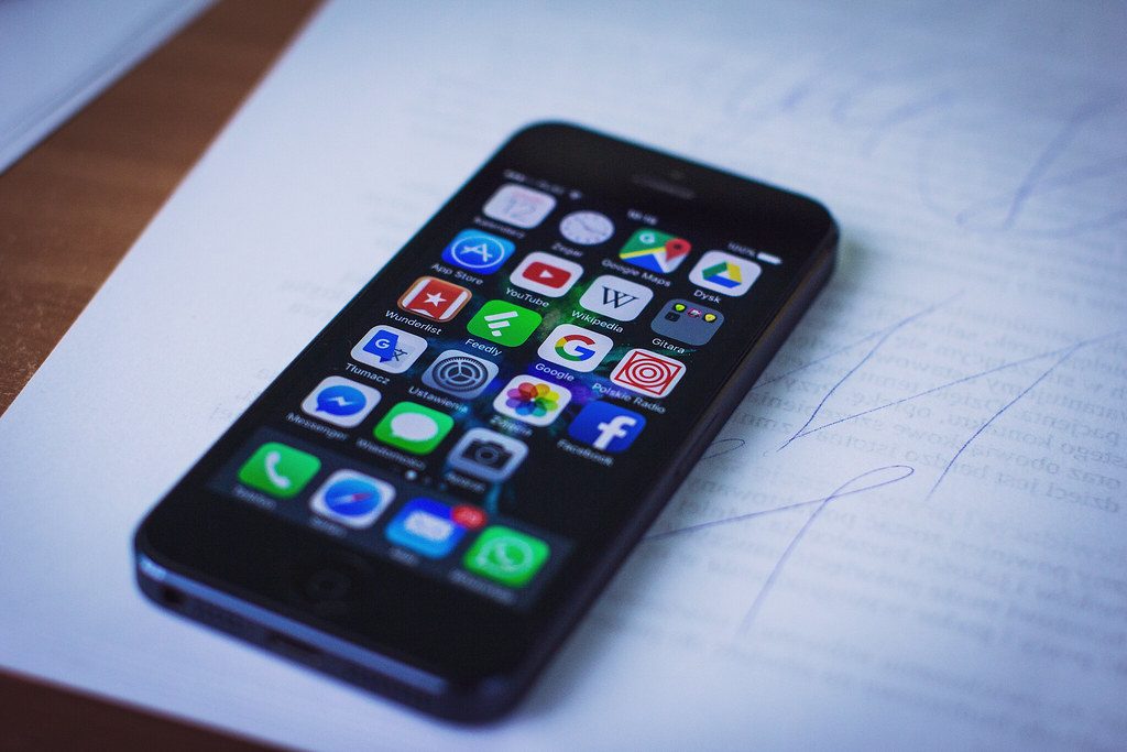 Sửa Face ID iPhone: Nguyên nhân lỗi, cách sửa & bảng giá
