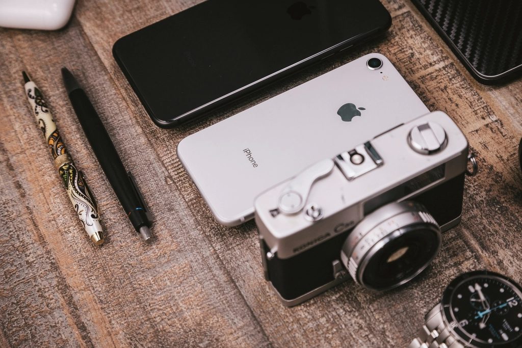 Thay camera iPhone: Dấu hiệu hỏng, cách xử lý & bảng giá